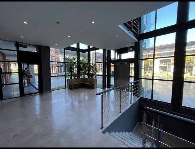 107M² OFFICE TO LET IN OBSERVATORY